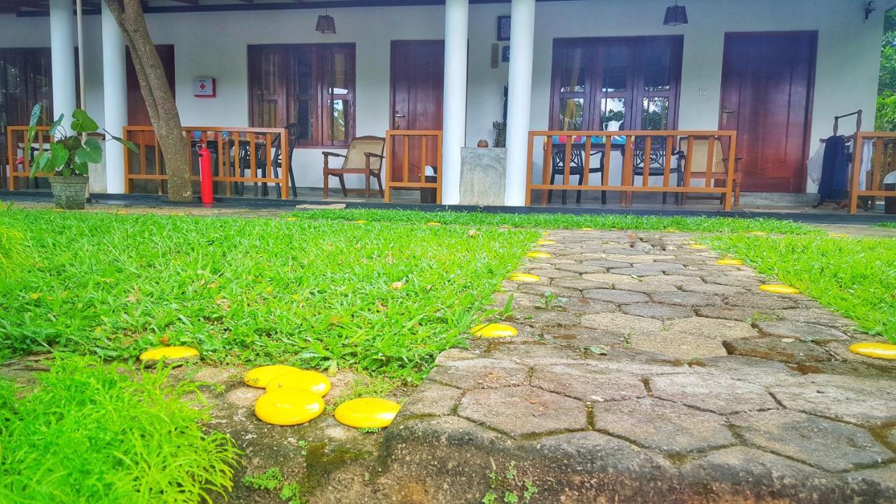 Luvi Lucas River Side Weligama Exteriör bild